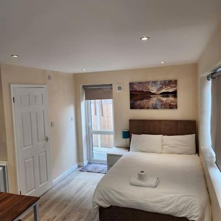 Beautiful Private En-Suite Room With Its Own Entry Bexleyheath Buitenkant foto