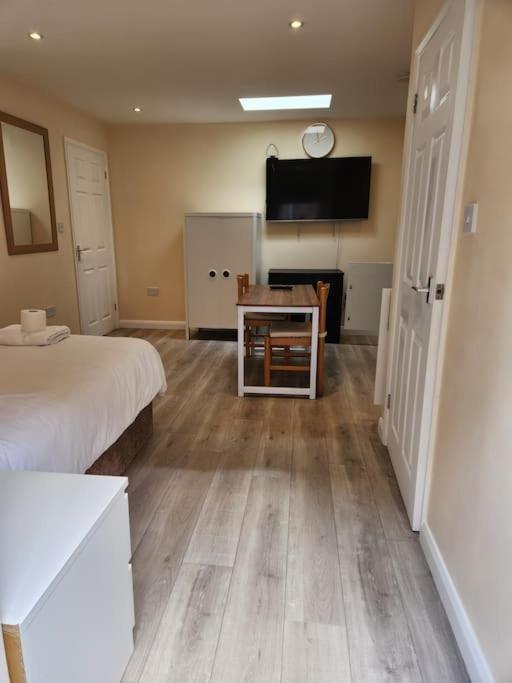 Beautiful Private En-Suite Room With Its Own Entry Bexleyheath Buitenkant foto
